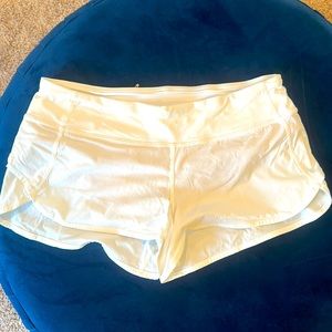 Lululemon Size 8 Speed Up Shorts White barly worn